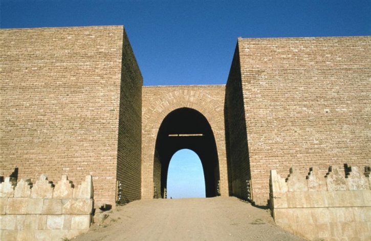 Makshi Gate